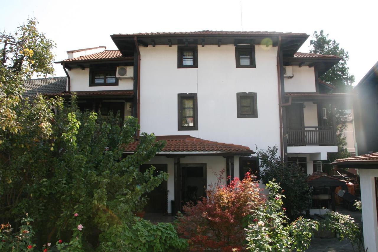 Oazis Guesthouse 로베치 외부 사진