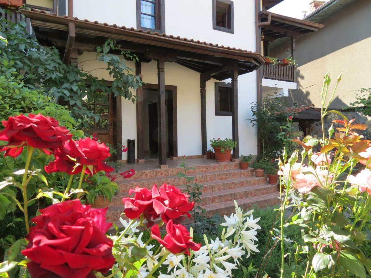Oazis Guesthouse 로베치 외부 사진